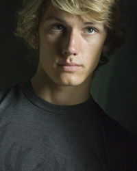 Alex Pettyfer